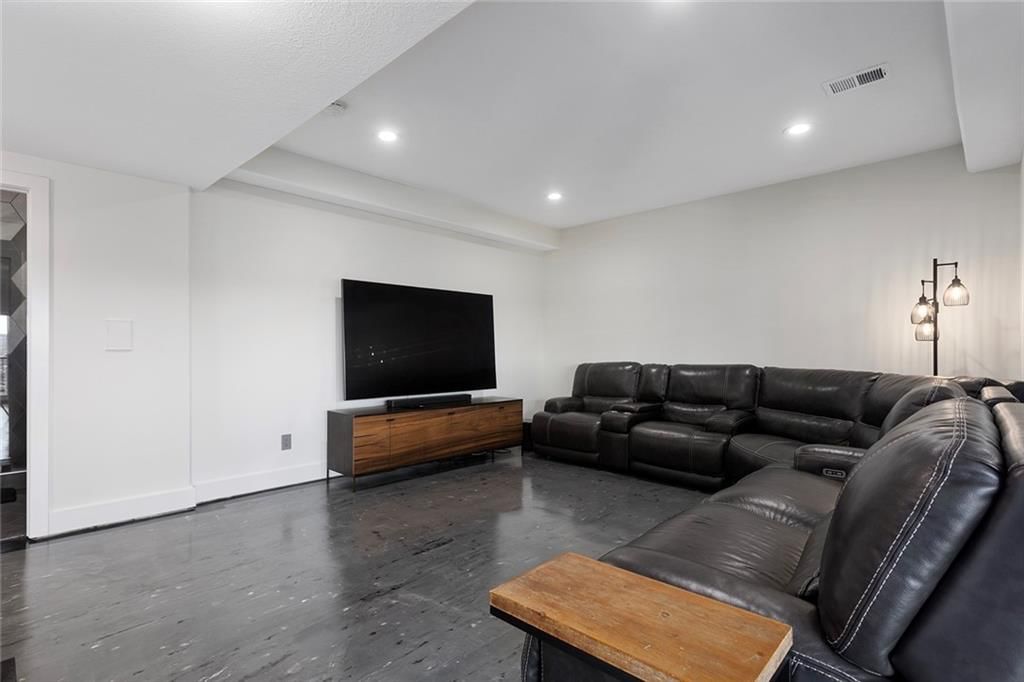 110 L Street — photo 55