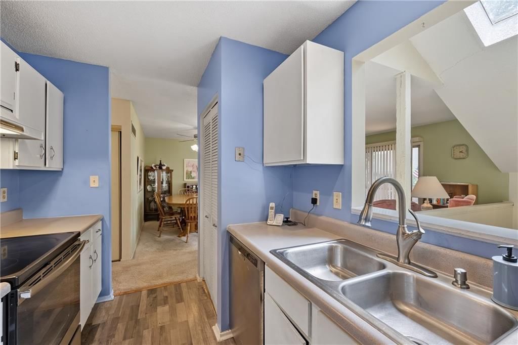 10951 Gillette Street — photo 5