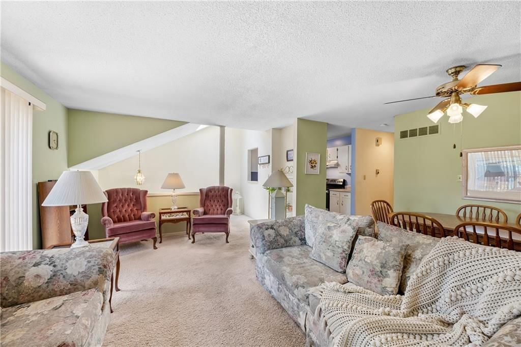10951 Gillette Street — photo 10