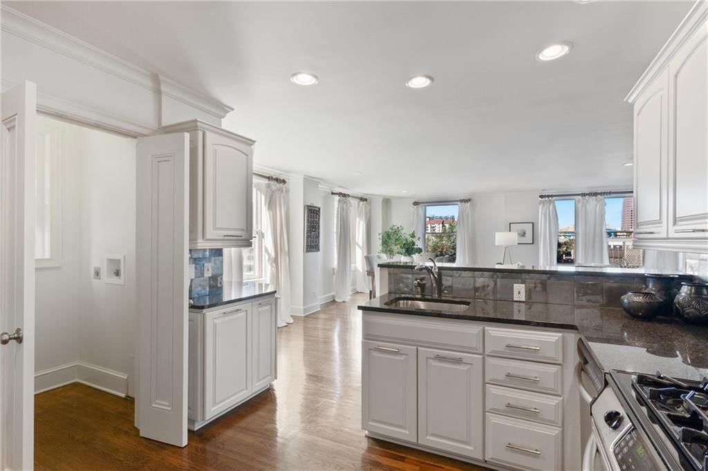 229 Ward Parkway — photo 8
