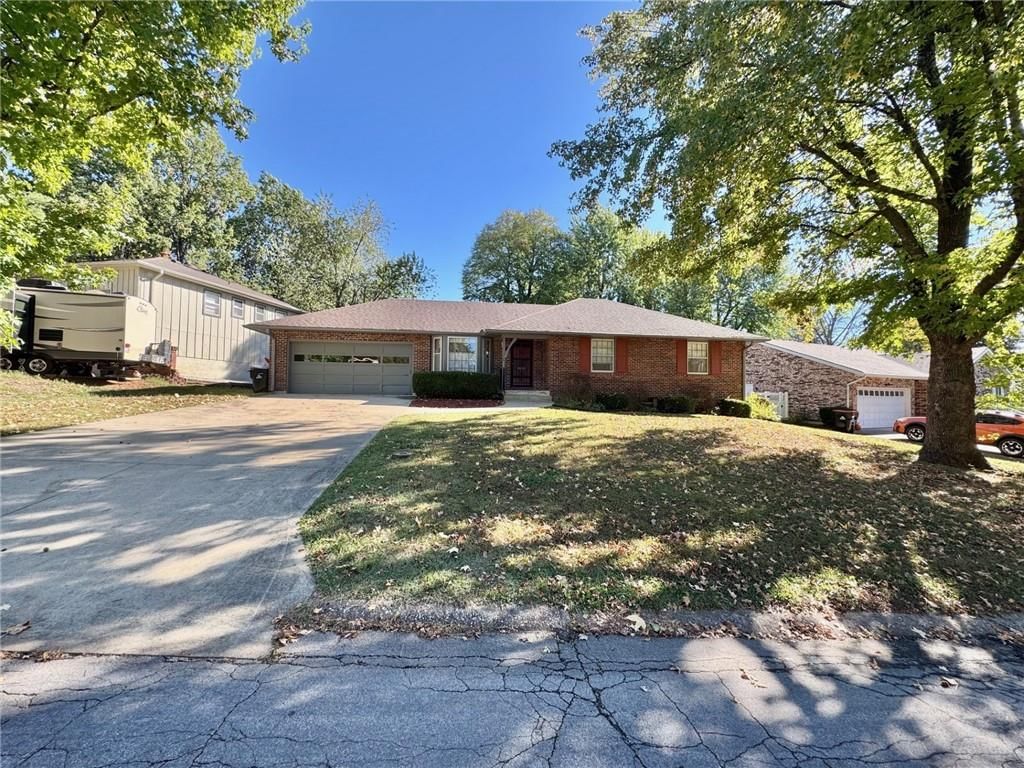 316 Jones Avenue — photo 2