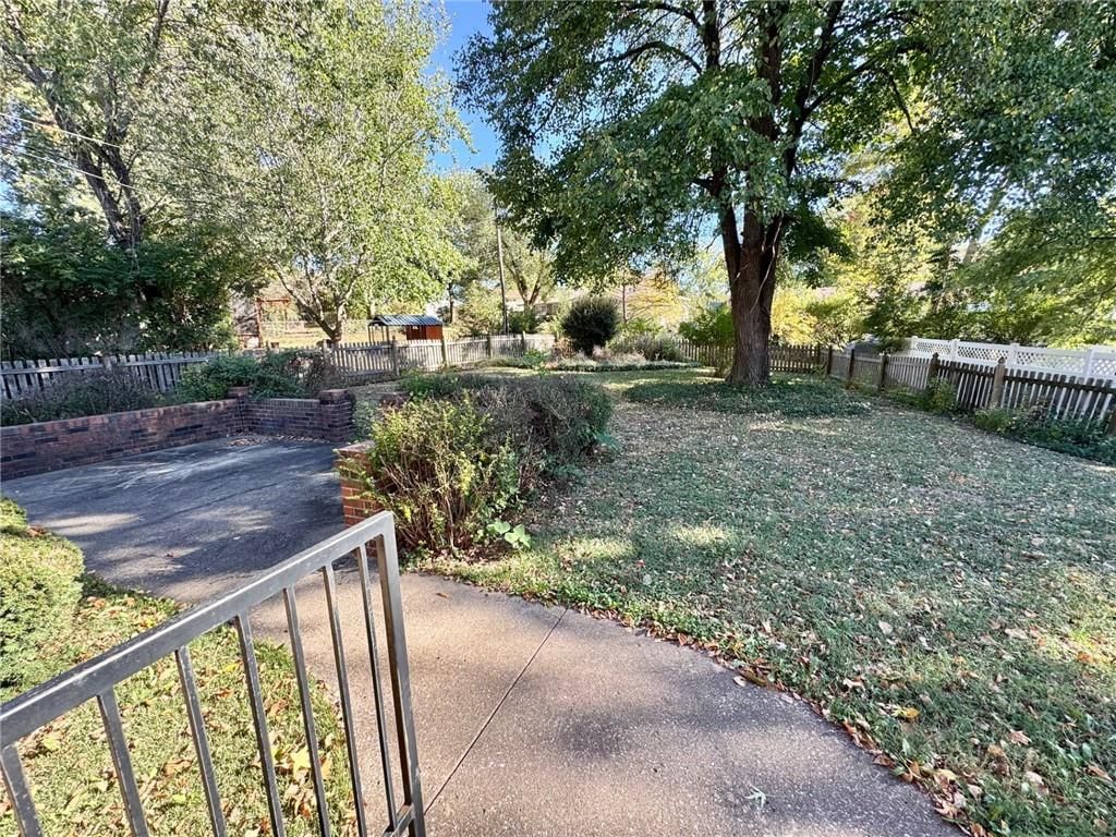 316 Jones Avenue — photo 4