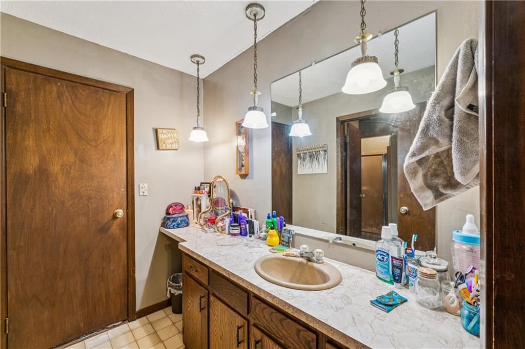 1210 S Gordon Street — photo 27