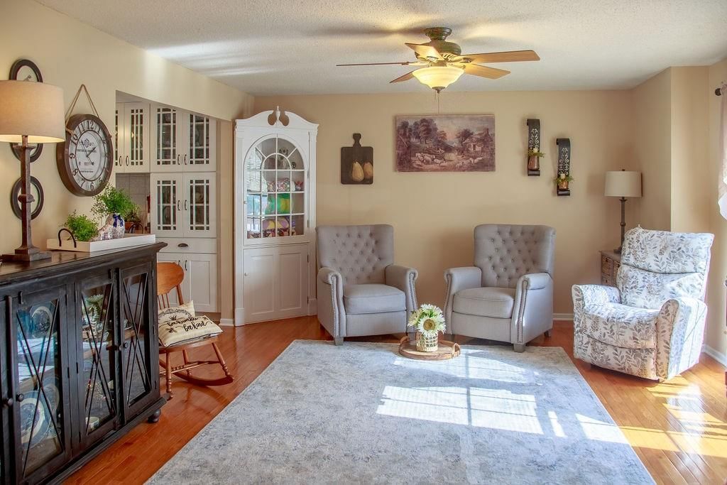 1320 Independence Court — photo 4