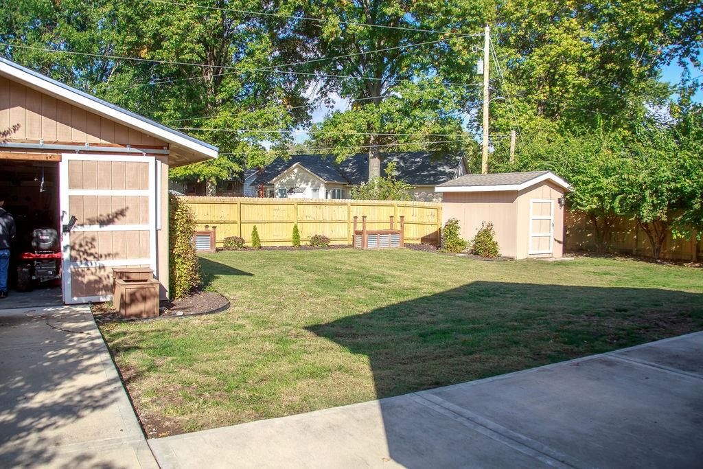 1320 Independence Court — photo 33