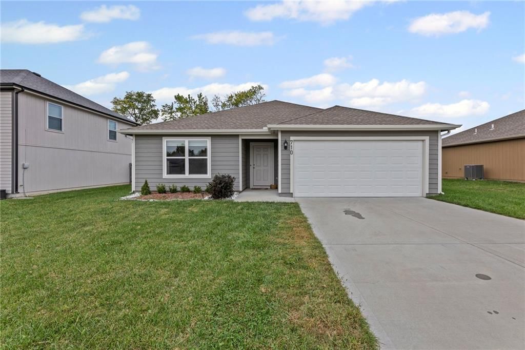710 Hidden Meadows Drive, Paola, KS