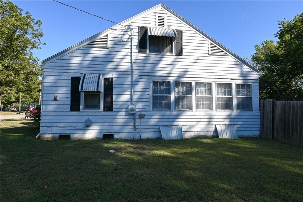 254 N Elm Street — photo 2