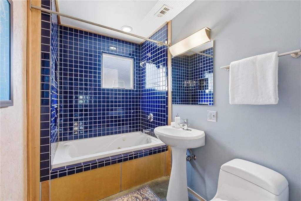 1520 Jarboe Street — photo 16