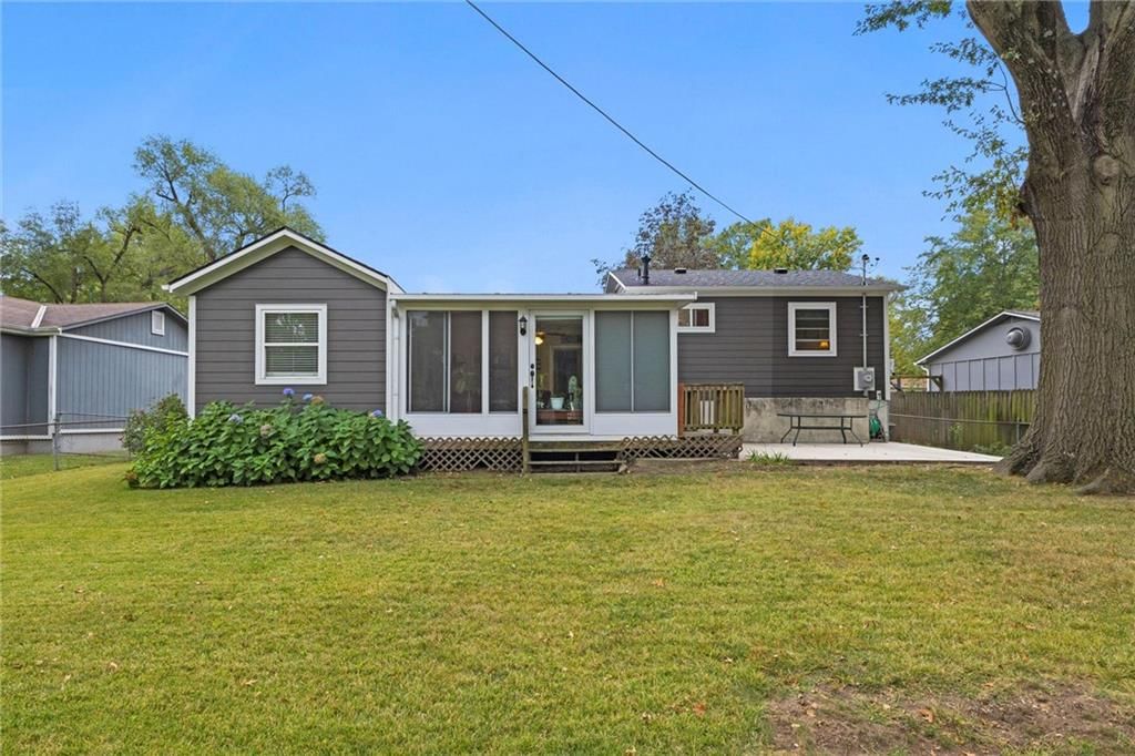 9206 W 100th Street — photo 32
