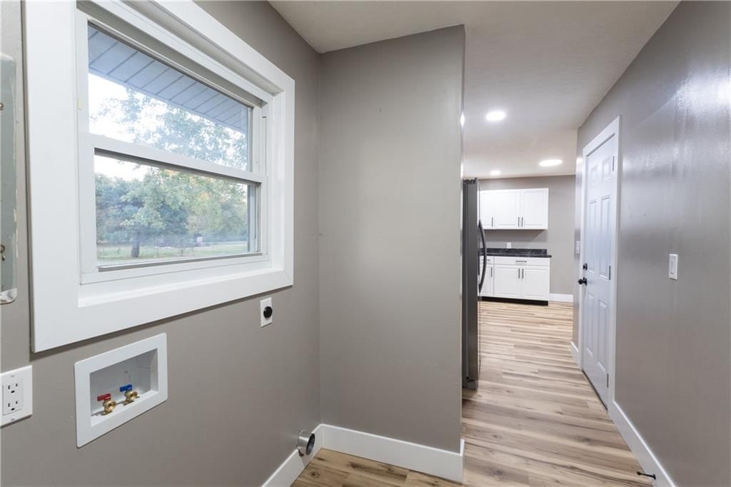 904 E 3rd Street — photo 14