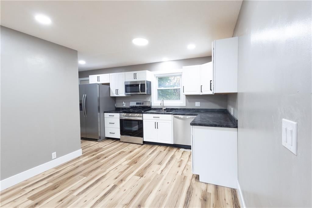 904 E 3rd Street — photo 10