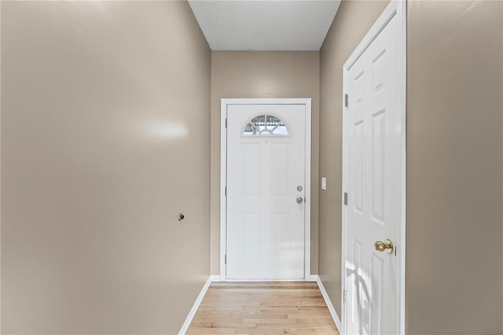 341 N Hickory Street — photo 5