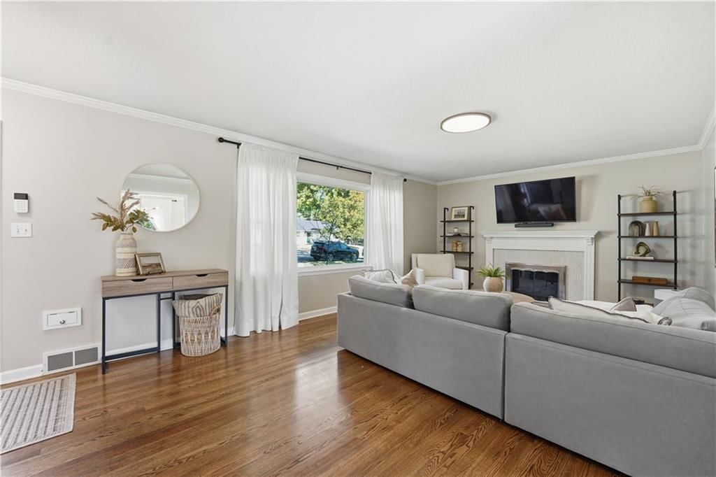 5013 W 65th Terrace — photo 8