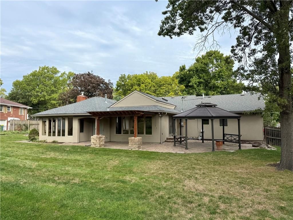 10703 W 67th Street — photo 36