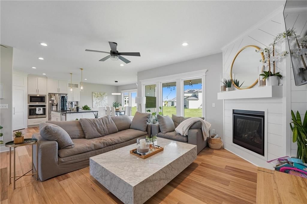 1916 NE Park Ridge Drive — photo 14