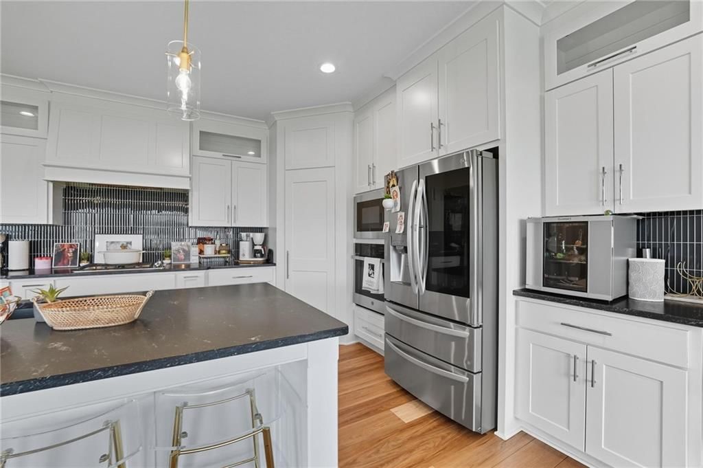 1916 NE Park Ridge Drive — photo 17