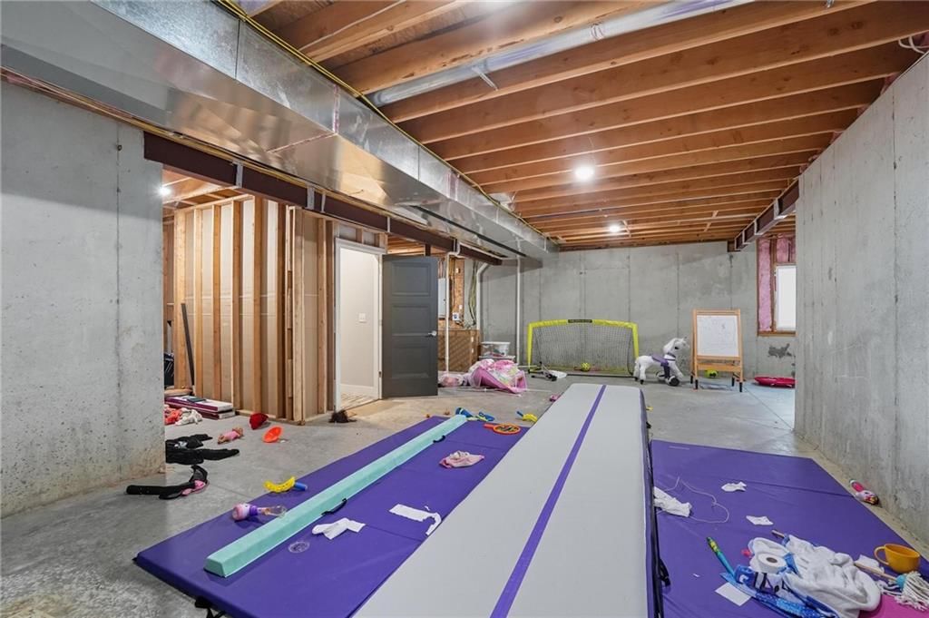 1916 NE Park Ridge Drive — photo 27