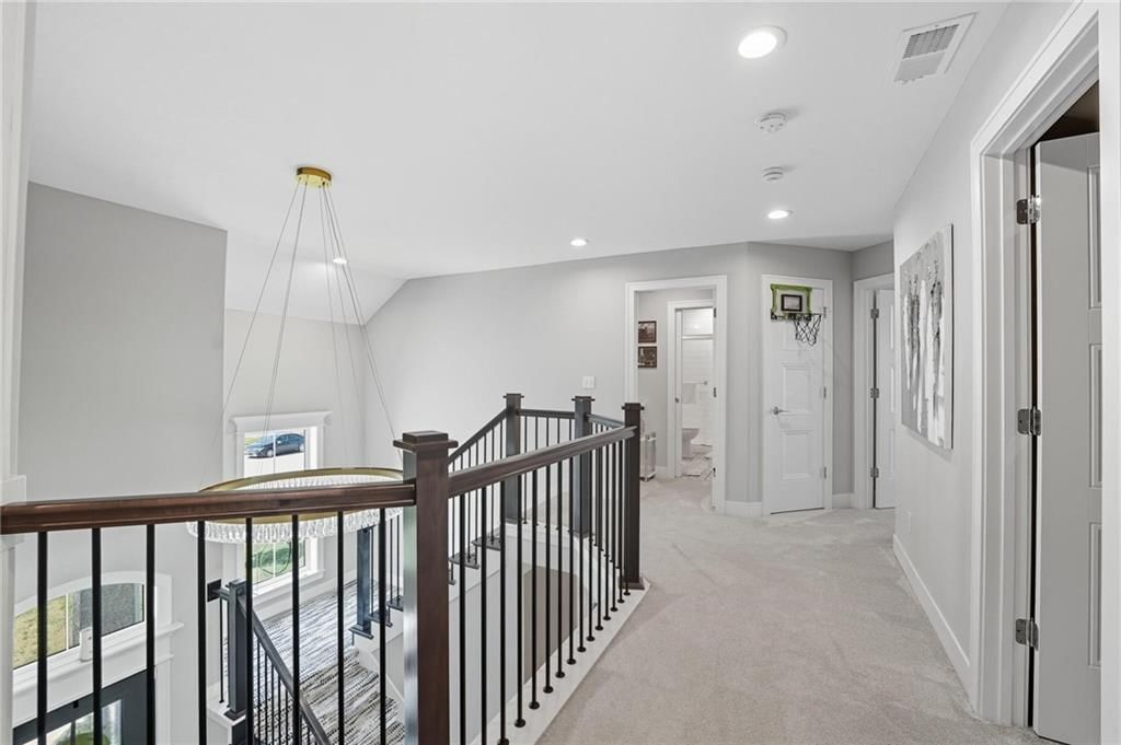 1916 NE Park Ridge Drive — photo 29