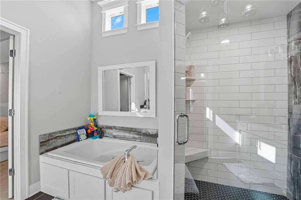 1916 NE Park Ridge Drive — photo 41