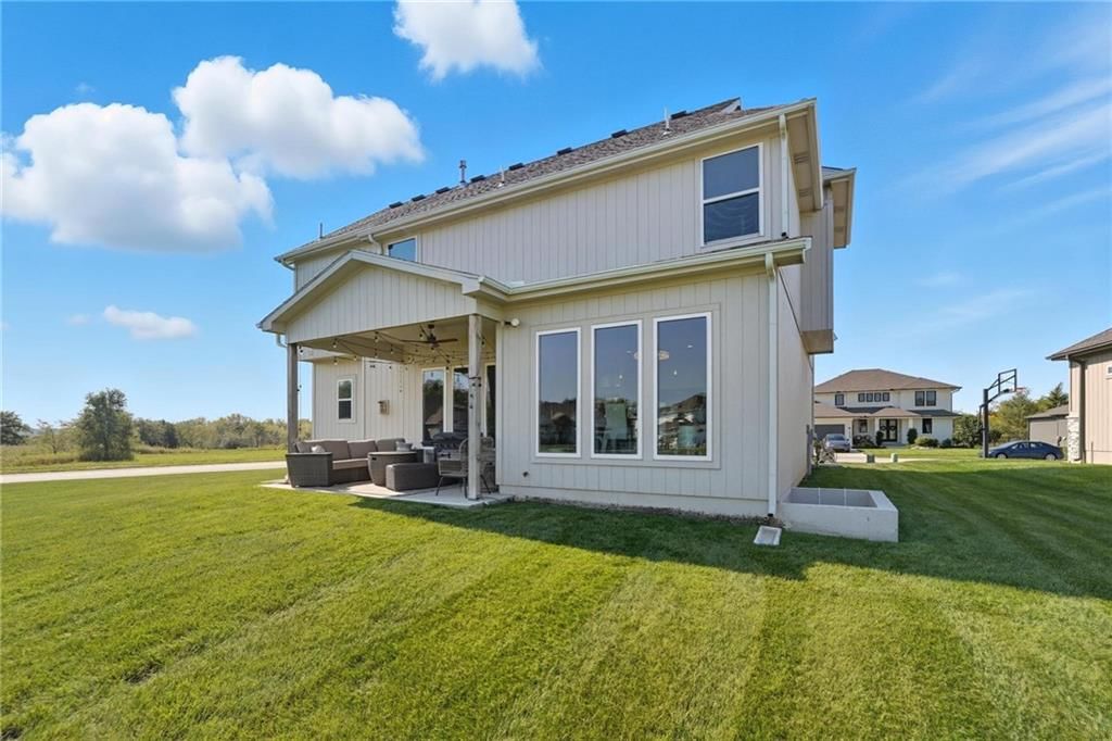 1916 NE Park Ridge Drive — photo 44