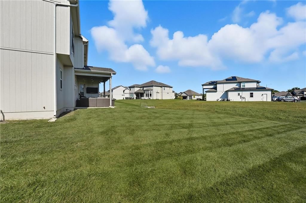 1916 NE Park Ridge Drive — photo 49