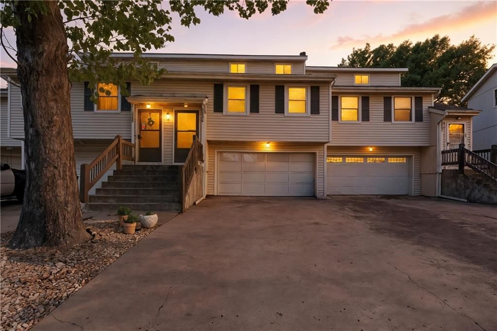 1419 E MART WAY Circle — photo 2