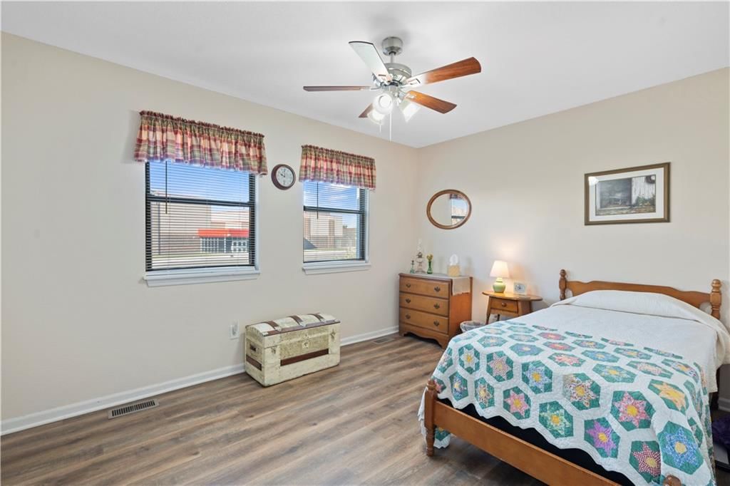 1419 E MART WAY Circle — photo 22