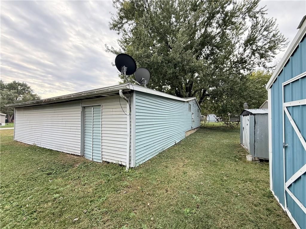 927 E Walton Street — photo 7