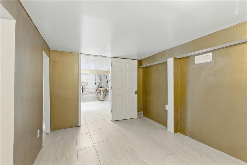 814 S Saville Avenue — photo 28
