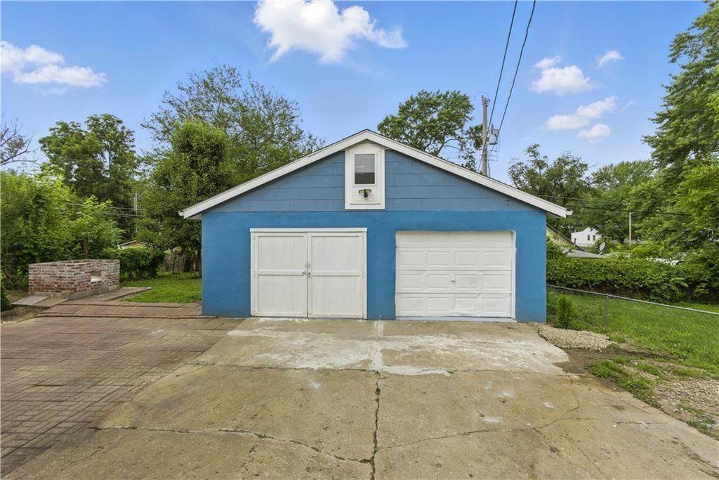 814 S Saville Avenue — photo 33
