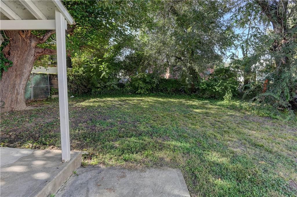 1526 Savannah Street — photo 4