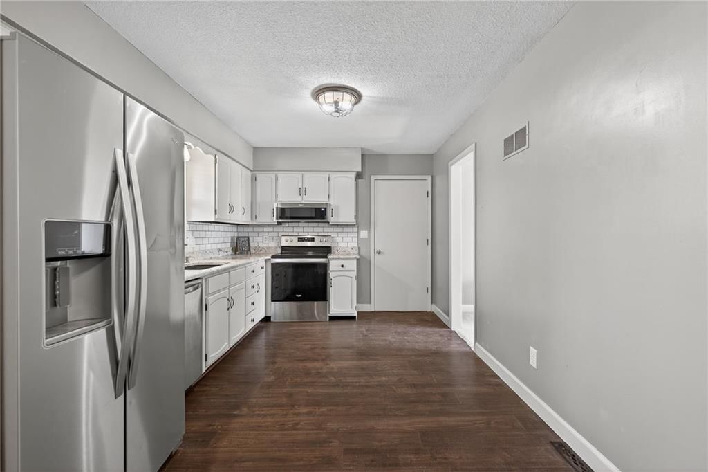 300 E Jefferson Street — photo 12