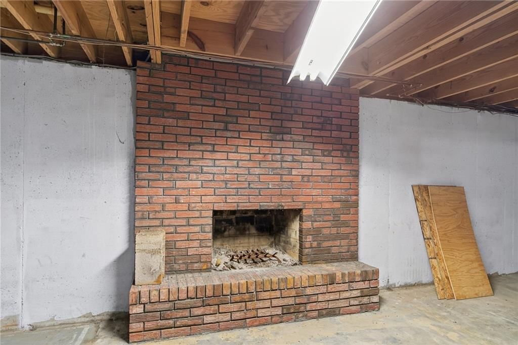 300 E Jefferson Street — photo 23