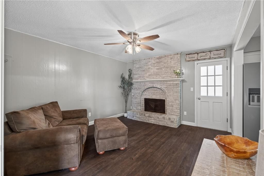 300 E Jefferson Street — photo 8