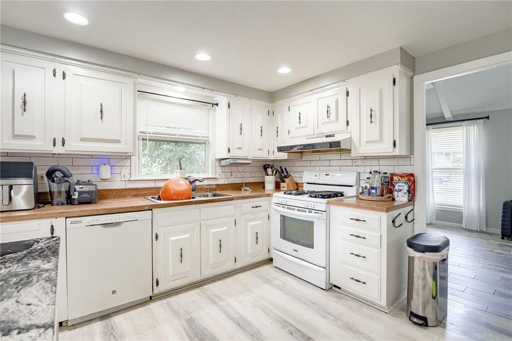 10613 W 98th Terrace — photo 7