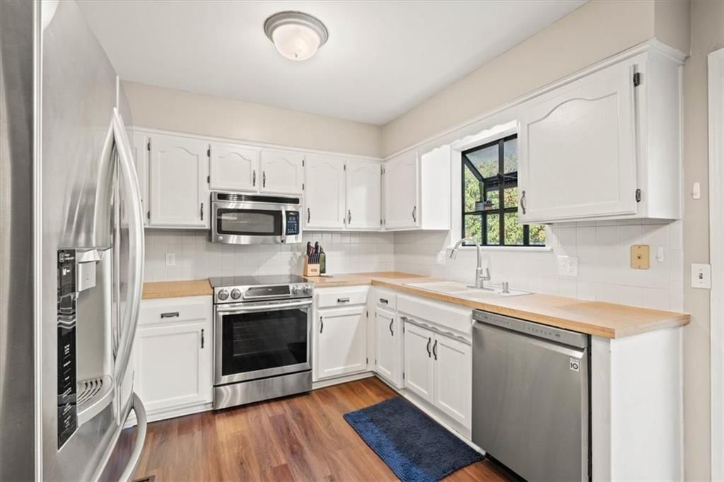 15704 W 126th Terrace — photo 11