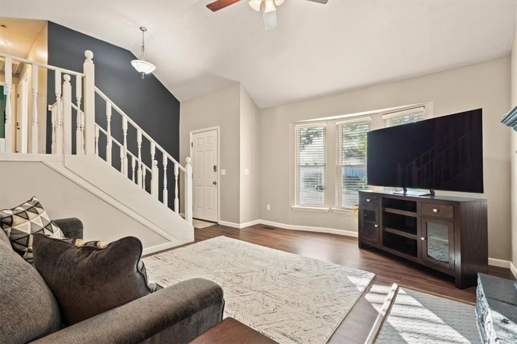 15704 W 126th Terrace — photo 5