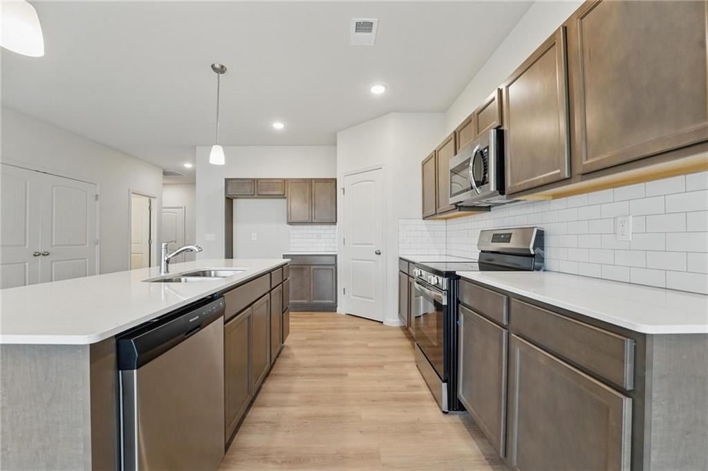 409 SW Redbud Court, Blue Springs, MO