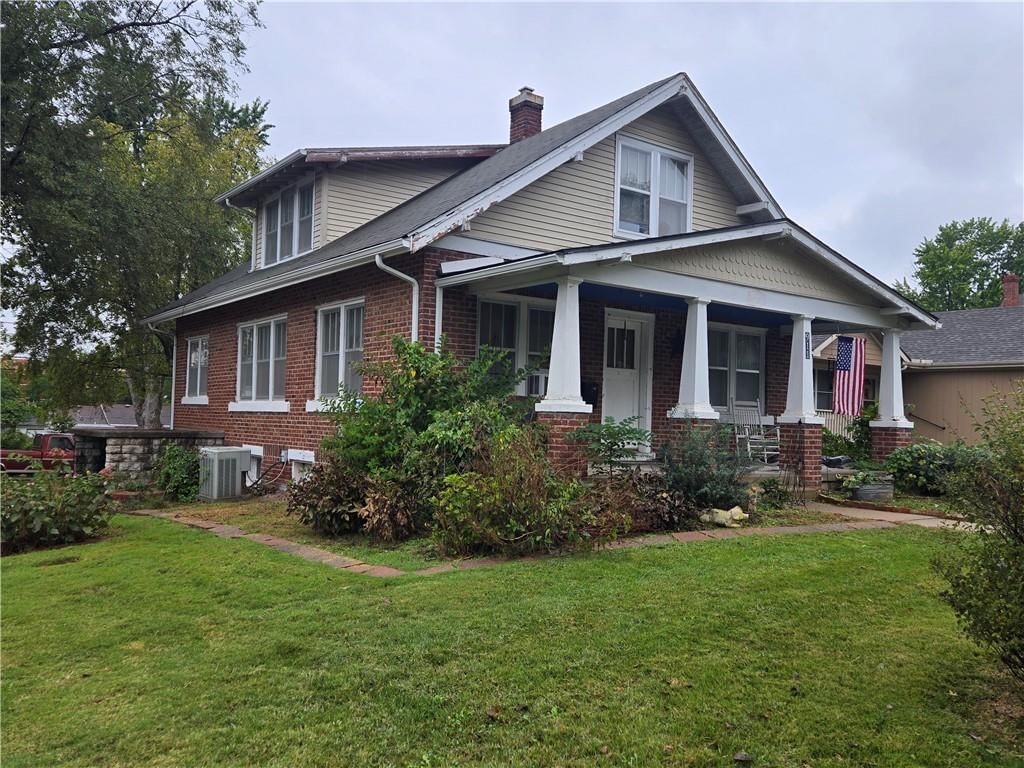 911 E Peoria Street — photo 2