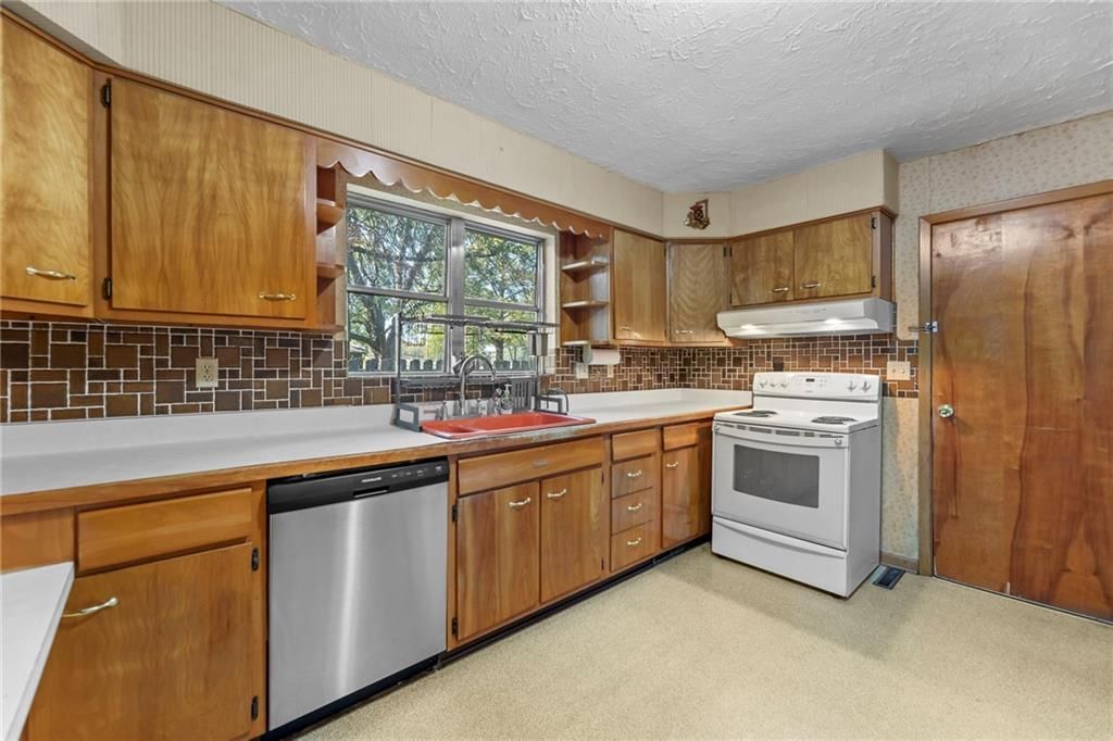 206 Evans Street — photo 10