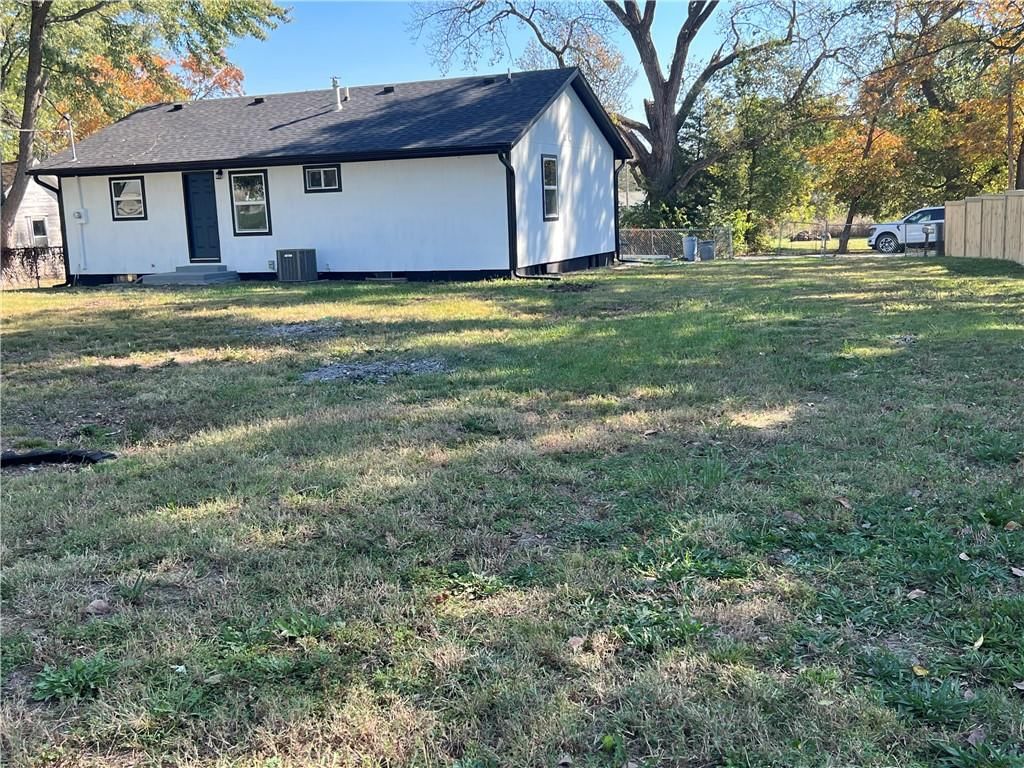 404 Lincoln Street — photo 16