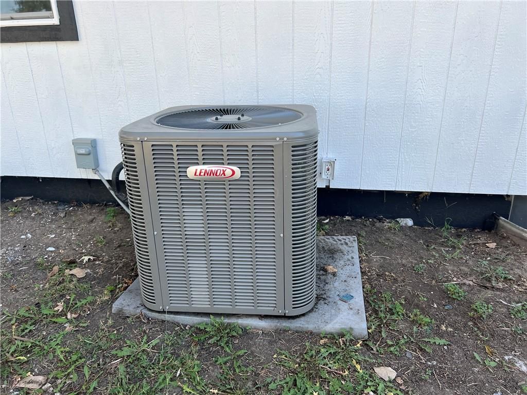 404 Lincoln Street — photo 17