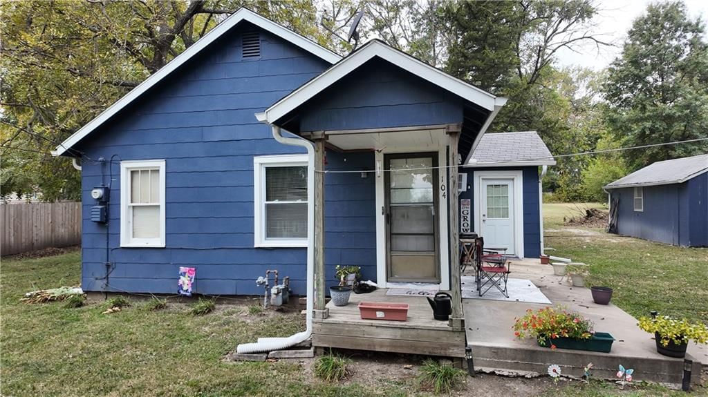 104 S Iowa Street, Archie, MO