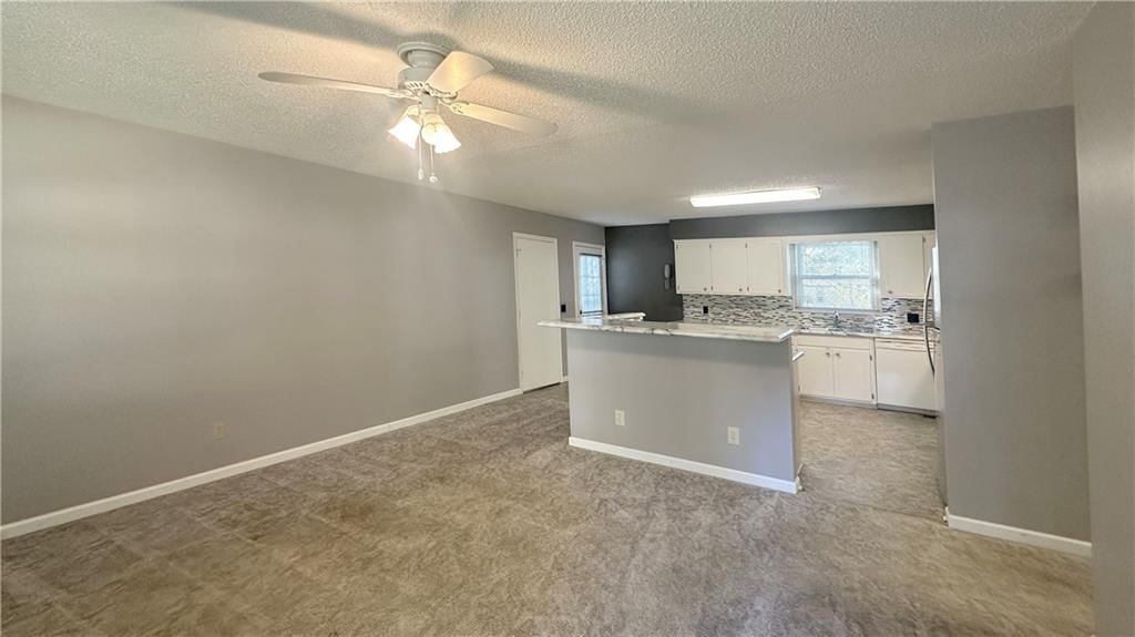 322 S Willow Street — photo 5