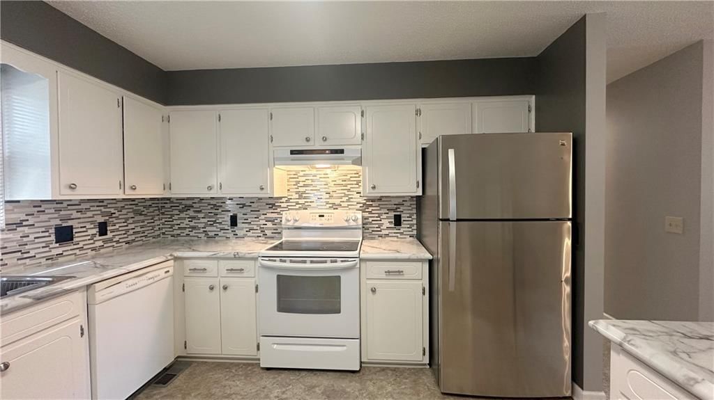 322 S Willow Street — photo 9