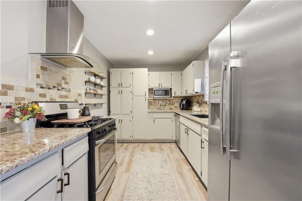 5673 N Tullis Avenue — photo 15