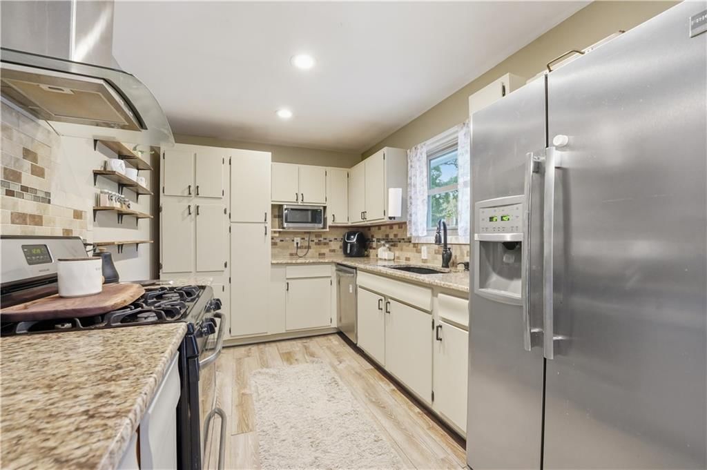 5673 N Tullis Avenue — photo 16