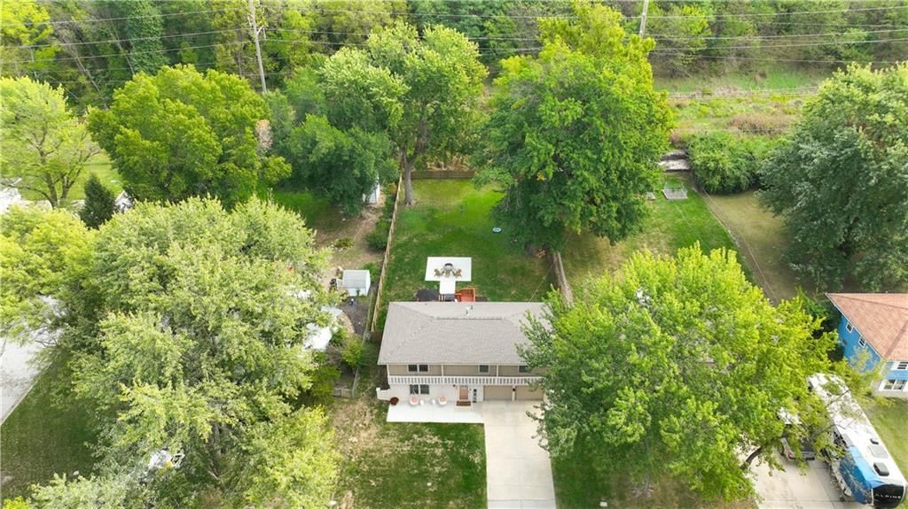 5673 N Tullis Avenue — photo 4