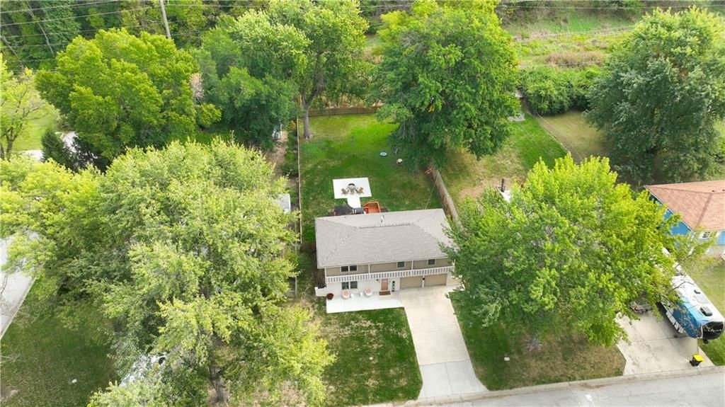 5673 N Tullis Avenue — photo 5