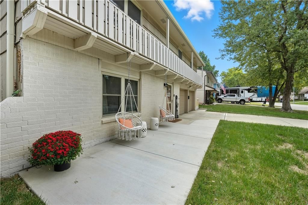 5673 N Tullis Avenue — photo 6